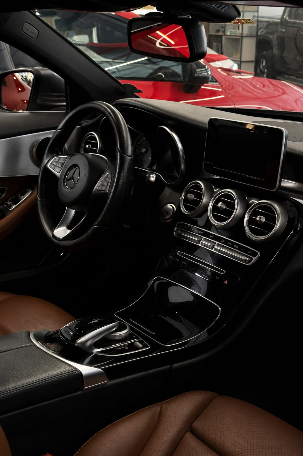 Mercedes-Benz · Interior